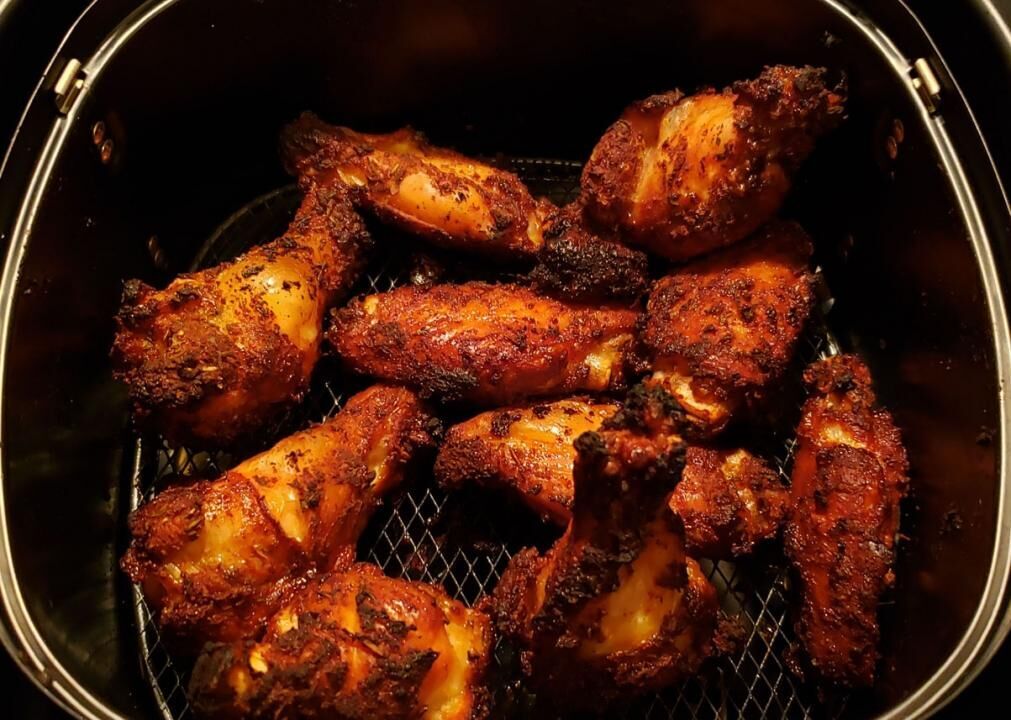 Dry-Rub Air-Fried Chicken Wings